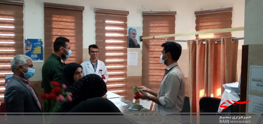 تجلیل فرمانده سپاه ریگان از پرستاران