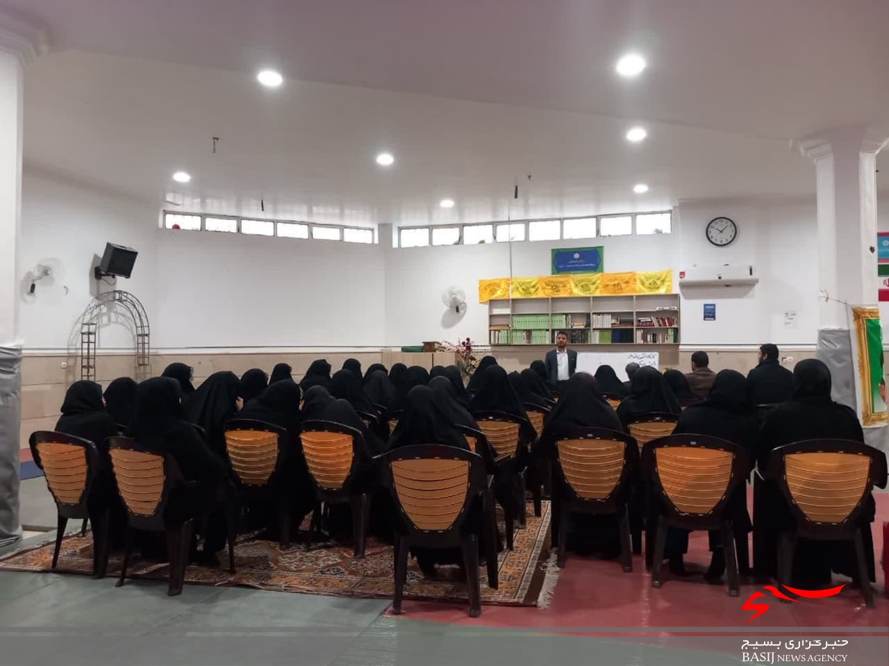 کارگاه اقتصاد مقاومتی و مشاوره کسب و کار در قم برگزار شد