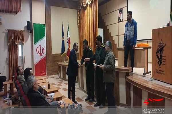 از ۱۰۰ نفر از فعالان بسیجی معاونت اجتماعی ناحیه ثارالله شیراز تقدیر شد