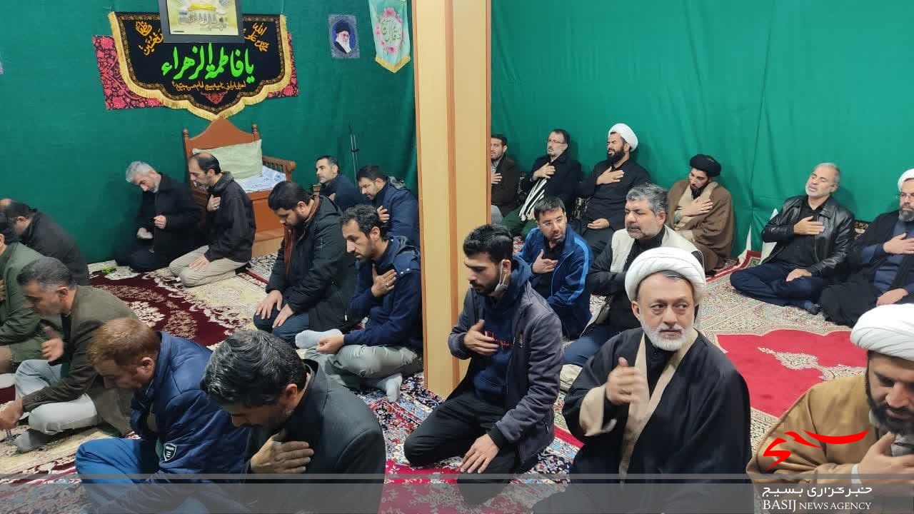 سوگواری شهادت حضرت زهرا(س) در منزل شهید سامانلو برگزار شد سوگواری شهادت حضرت زهرا(س) در منزل شهید سامانلو برگزار شد