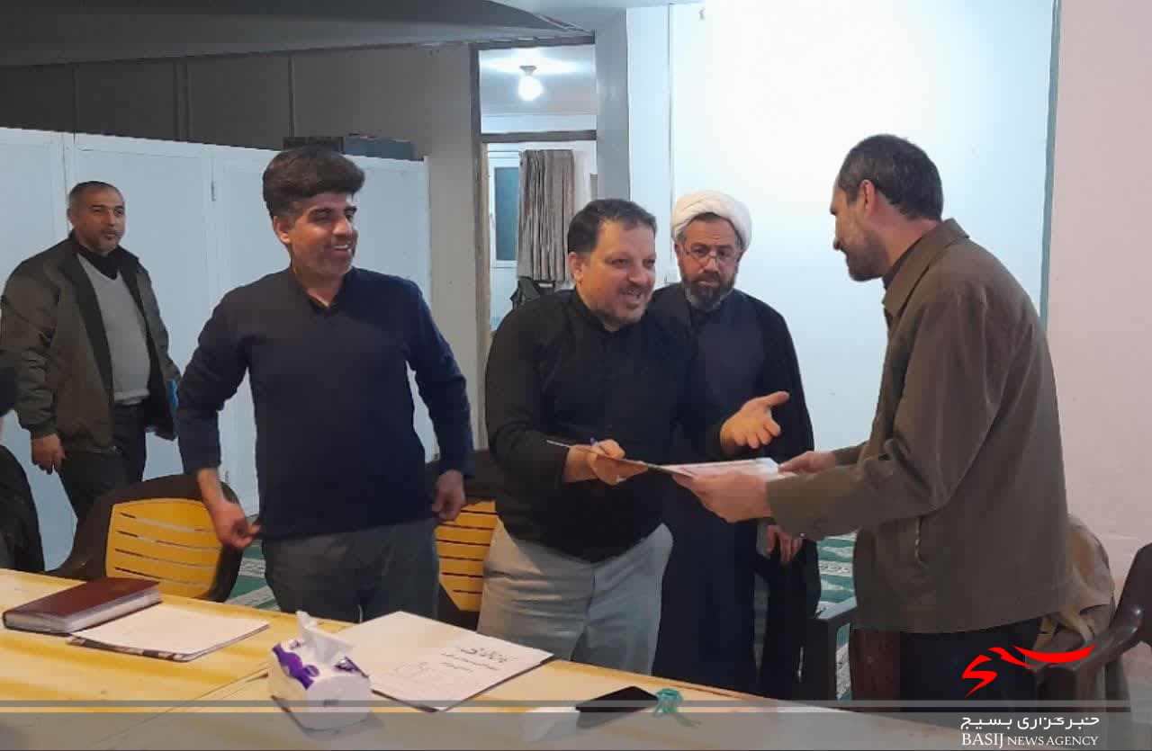 نشست تربیت و تعالی فرماندهان حوزه شهدای مدافع حرم برگزار شد نشست تربیت و تعالی فرماندهان حوزه شهدای مدافع حرم برگزار شد