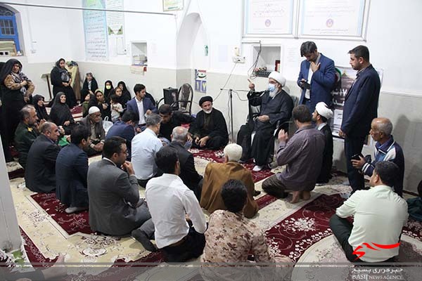 بازدید امام جمعه بوشهر از روستای راهدار شهرستان دشتستان
