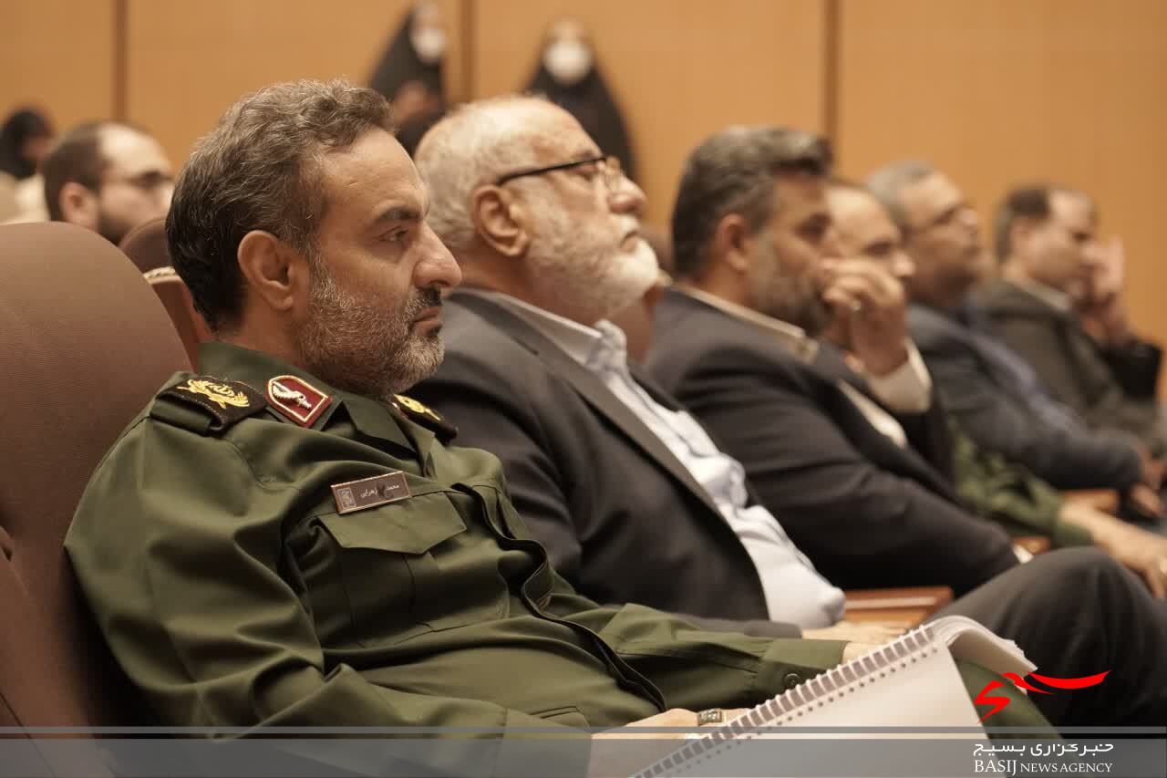 همایش طلایه‌داران اقتصاد مقاومتی در قم برگزار شد