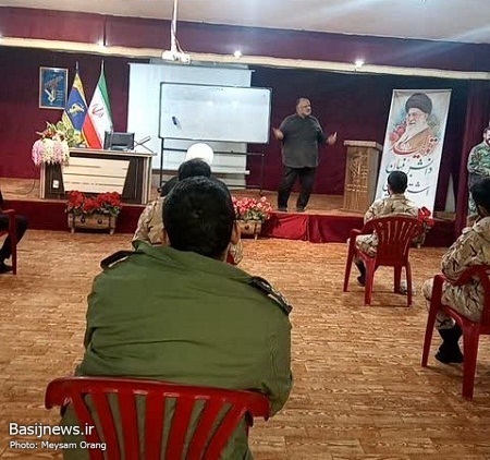 نشست سیاسی با موضوع جهاد تبیین و محوریت اغتشاشات اخیر کشور