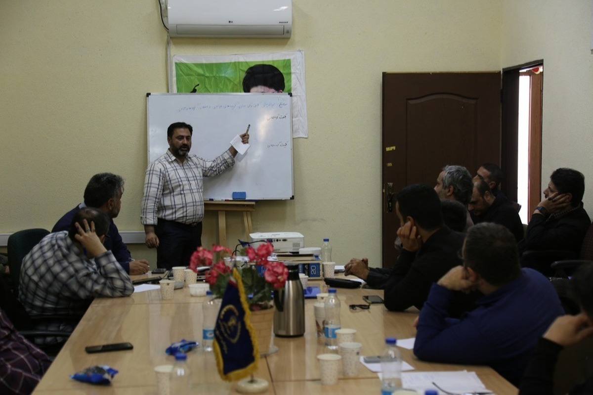 کارگاه هم اندیشی مسئولین مراکز جهادی کشور جهت کیفی سازی و اعتلای گروه های جهادی