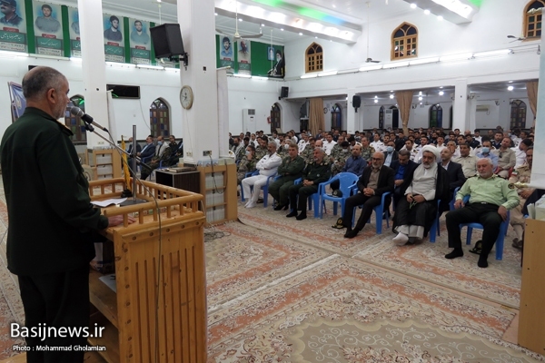 گلزار شهدای بوشهر به مناسبت هفته بسیج گلگذاری شد گلزار شهدای بوشهر به مناسبت هفته بسیج گلگذاری شد