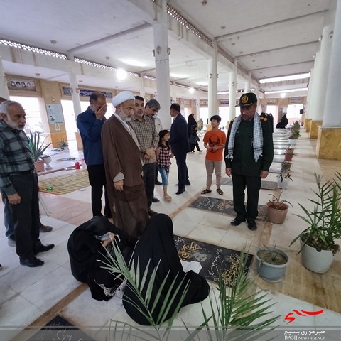مراسم تجدید میثاق و عطرافشانی قبور مطهر شهدای شهر برازجان مراسم تجدید میثاق و عطرافشانی قبور مطهر شهدای شهر برازجان