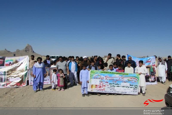 برگزاری همایش پیاده روی خانوادگی به مناسبت هفته بسیج در شهرستان تفتان