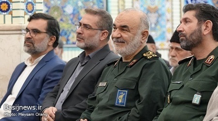 دیدار فرمانده کل سپاه پاسداران با بسیجیان پایگاه مقاومت بسیج شهید همت در ناحیه کربلا