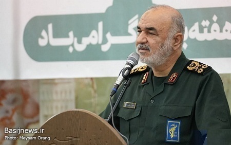 دیدار فرمانده کل سپاه پاسداران با بسیجیان پایگاه مقاومت بسیج شهید همت در ناحیه کربلا