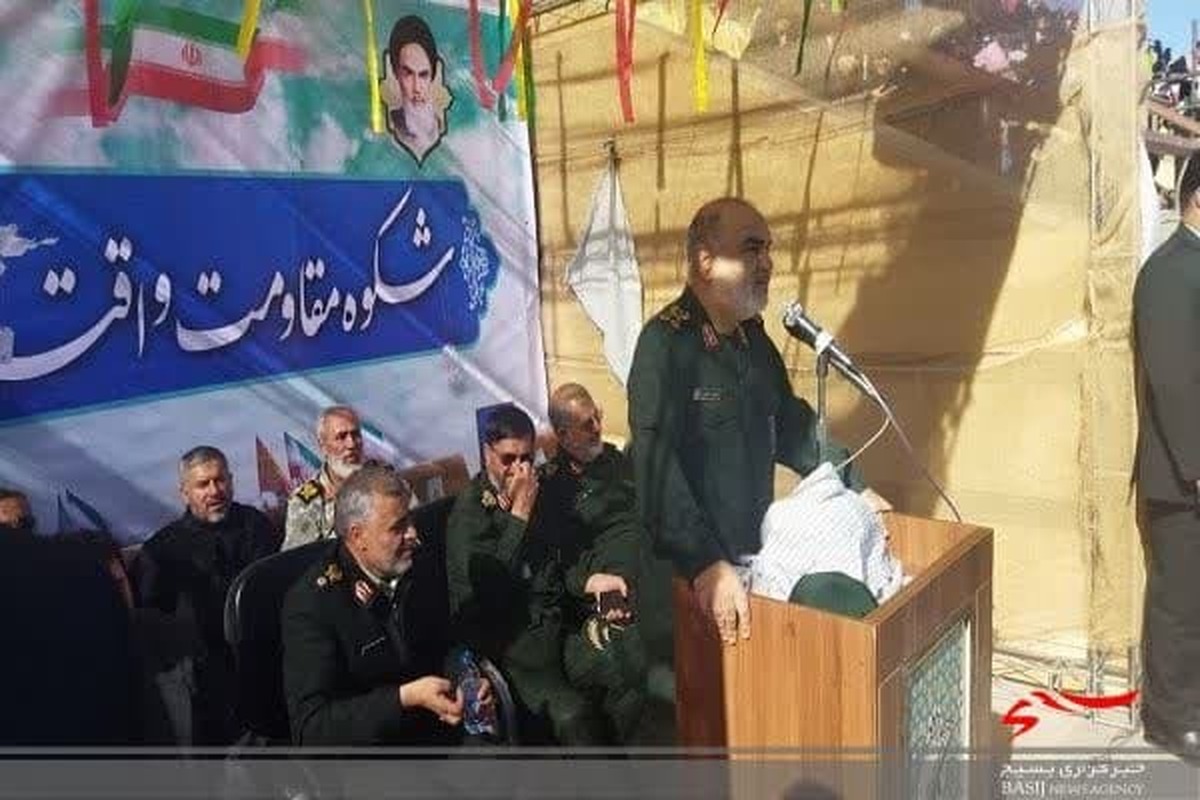 فرمانده کل سپاه در اجتماع ۱۵ هزار نفری استان سیستان و بلوچستان:
شیعه و سنی در سیستان و بلوچستان ارتباط تنگاتنگی دارند