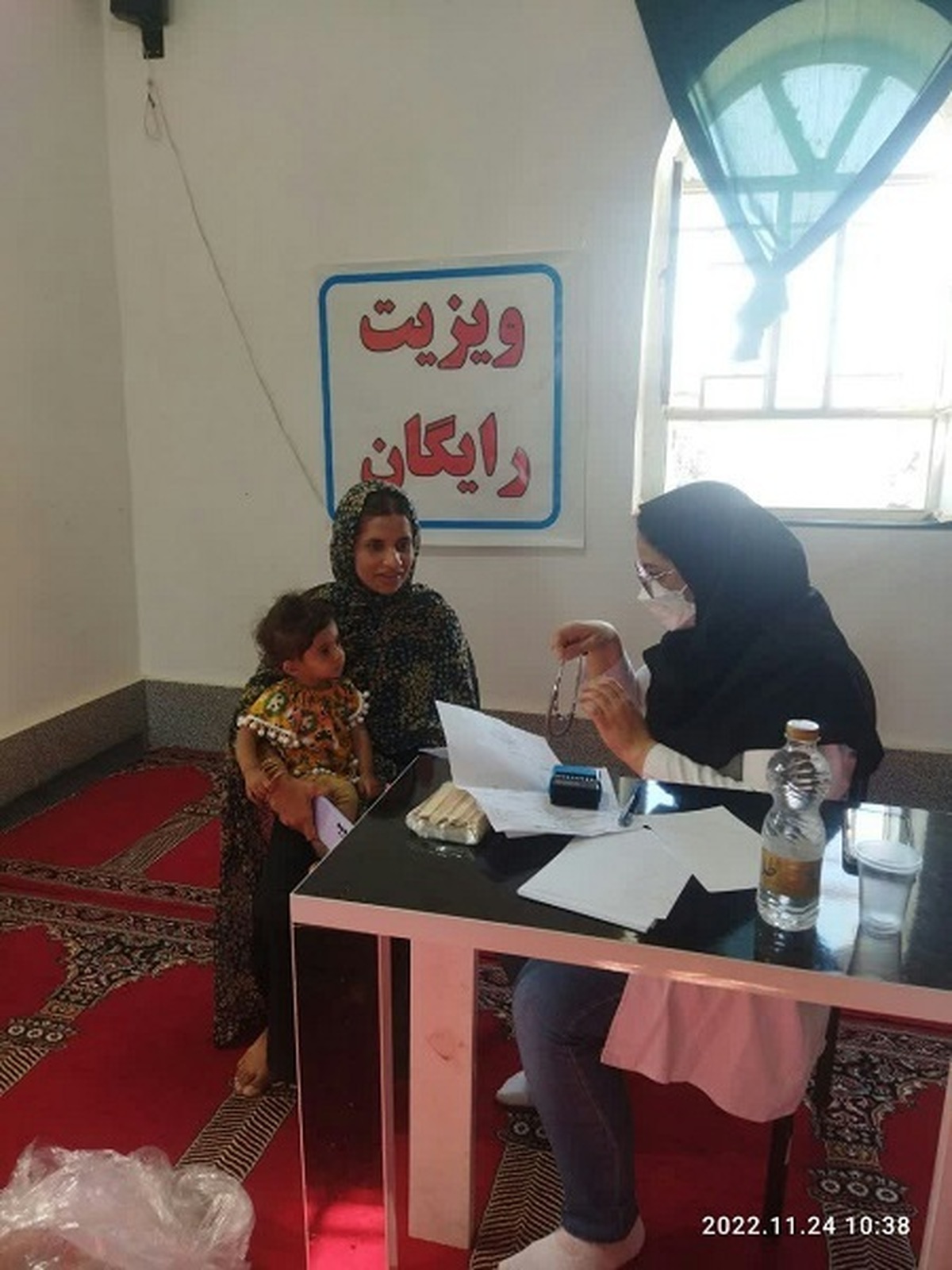 ویزیت رایگان اطفال روستای محروم شکر آباد منوجان انجام گرفت
