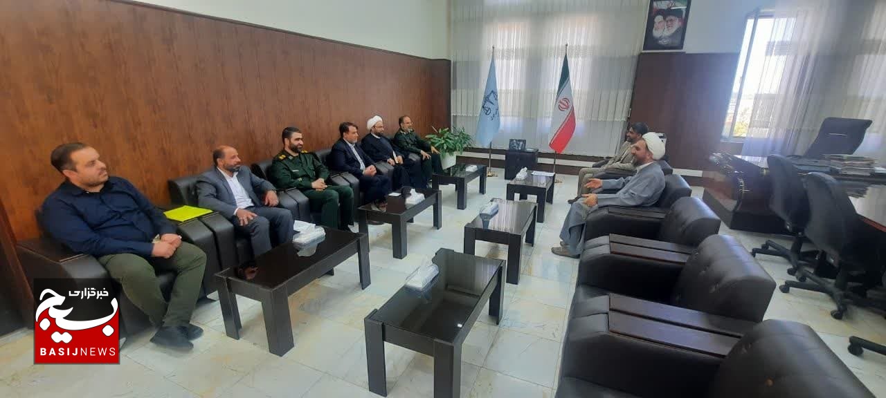 دیدار نوروزی دبیر قرارگاه ۱۹دی با رئیس دادگستری قم پیرامون مباحث ترویج فرهنگ عفاف و حجاب دیدار نوروزی دبیر قرارگاه ۱۹دی با رئیس دادگستری قم پیرامون مباحث ترویج فرهنگ عفاف و حجاب