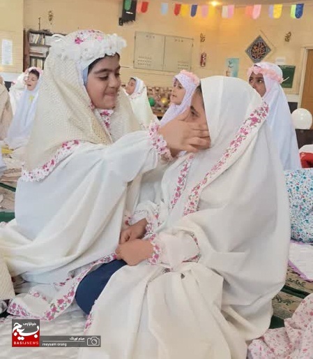برگزاری مراسم جشن تکلیف ۷۰ نفری دختران در شبستان مسجد علی بن موسی الرضا(ع)