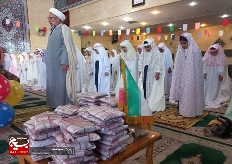 برگزاری مراسم جشن تکلیف ۷۰ نفری دختران در شبستان مسجد علی بن موسی الرضا(ع)