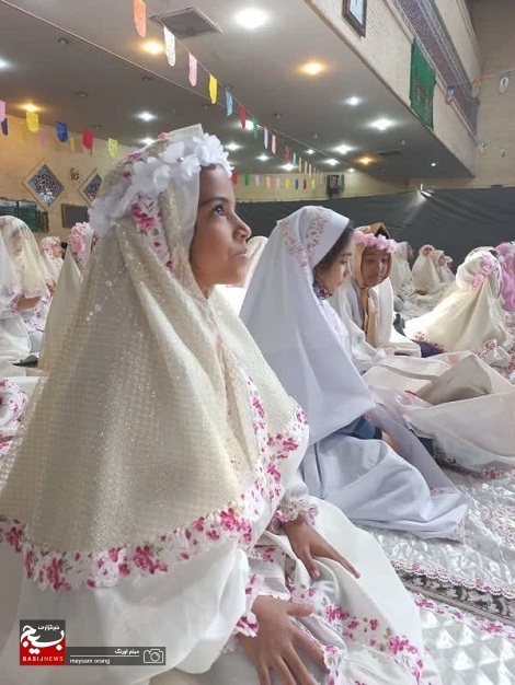 برگزاری مراسم جشن تکلیف ۷۰ نفری دختران در شبستان مسجد علی بن موسی الرضا(ع)