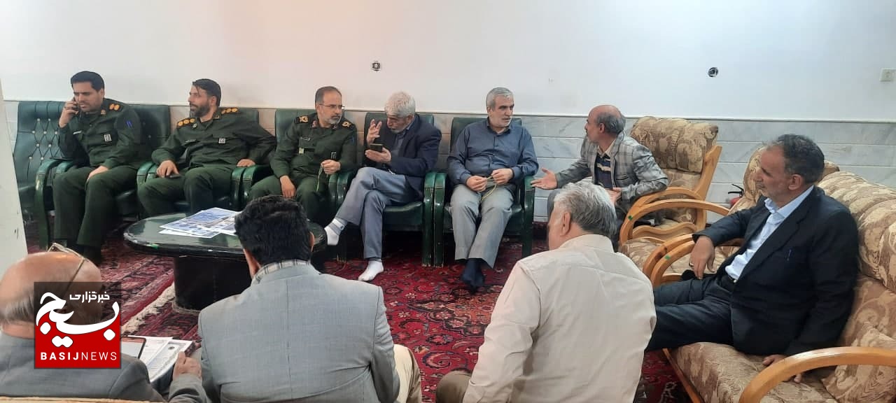 بازدید سردار موحد از ستاد بازسازی عتبات و عالیات استان قم
