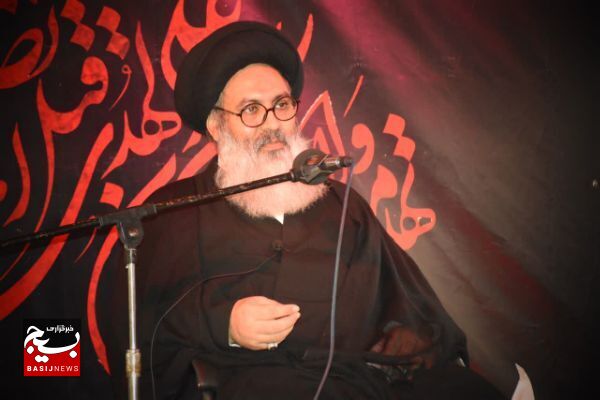 برگزاری مراسم استقبال و وداع با یک شهید گمنام در شهر عسلویه برگزاری مراسم استقبال و وداع با یک شهید گمنام در شهر عسلویه