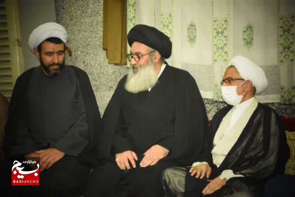 برگزاری مراسم استقبال و وداع با یک شهید گمنام در شهر عسلویه برگزاری مراسم استقبال و وداع با یک شهید گمنام در شهر عسلویه
