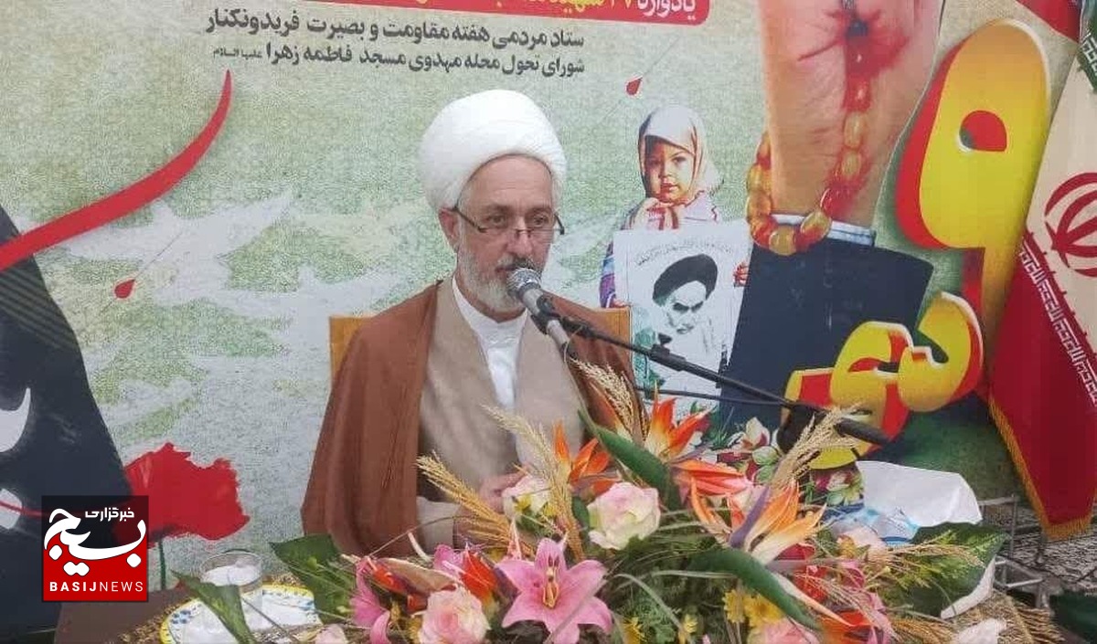 رهبری نظام عامل اصلی ناکامی فتنه‌ها است/لزوم حل مشکلات معیشتی مردم توسط دولت‌مردان