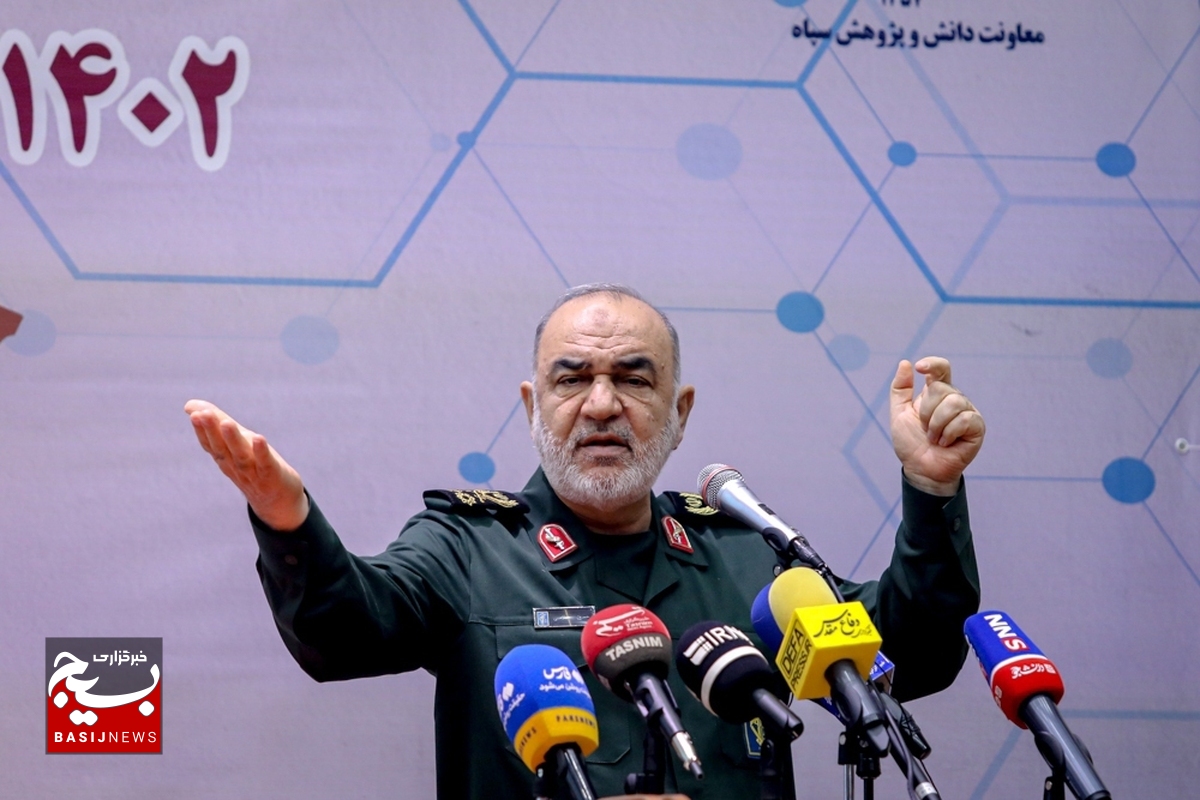 تاریخ نشان داده است که ایران با اسلام قوی‌ می‌شود/ ایران قوی در ترکیب با اسلام می‌تواند صفحات تمدنی بزرگی را رقم بزند/