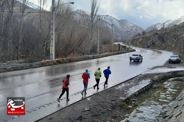 دوندگان پیشکسوت همدانی به یاد سردار دل‌ها مسیر ۱۰.۵ کیلومتری را دویدند