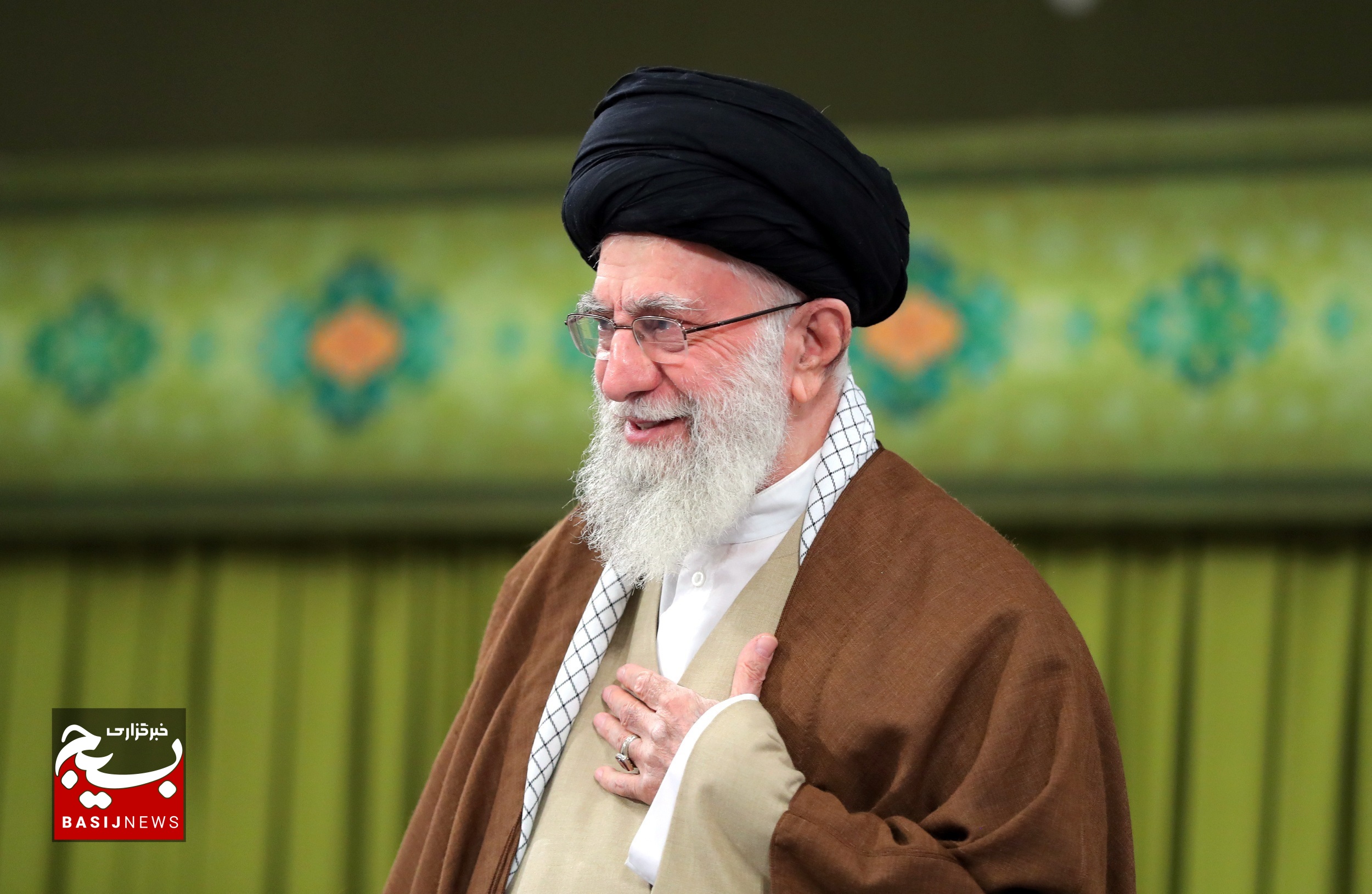 مداحان اهل بیت علیهم السلام با مقام معظم رهبری دیدار کردند