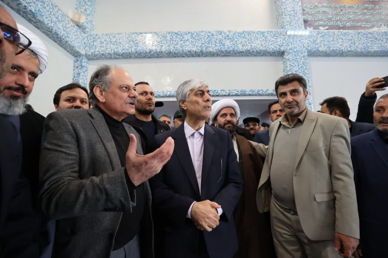 وزیر ورزش و جوانان از پروژه استادیوم3000 نفری ابهر بازدید کرد