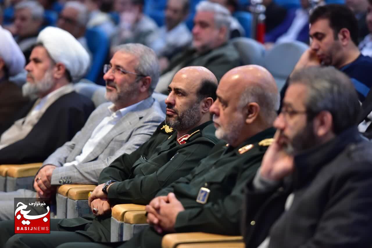 مراسم بزرگداشت چهارمین سالگرد شهادت حاج قاسم سلیمانی در کرج برگزار شد مراسم بزرگداشت چهارمین سالگرد شهادت حاج قاسم سلیمانی در کرج برگزار شد