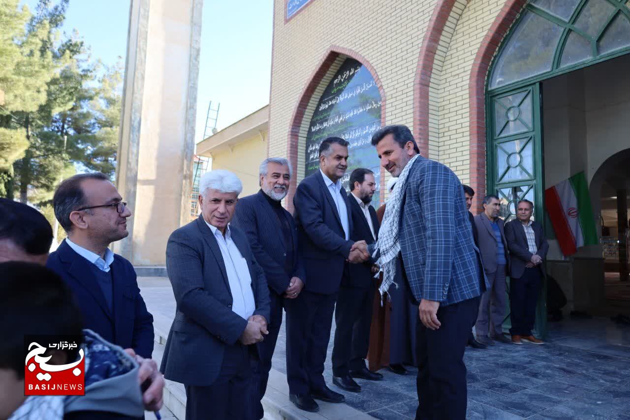 اعزام ۷۰۰ نفر از کارکنان ادارات به مناطق عملیاتی جنوب در قالب اردوی راهیان نور و پیشرفت