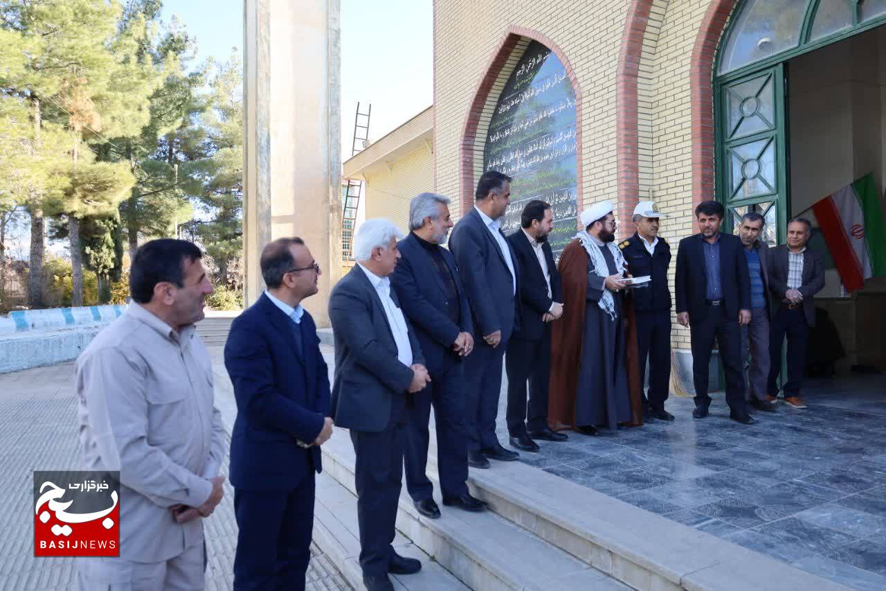 اعزام ۷۰۰ نفر از کارکنان ادارات استان به مناطق عملیاتی جنوب در قالب اردوی راهیان نور و پیشرفت