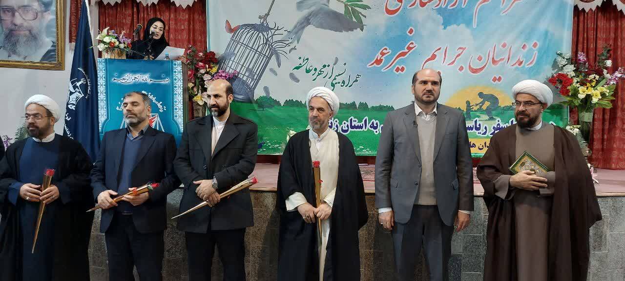 آزادی ۱۵۳ زندانی جرائم غیر عمد در زنجان به مناسبت سالگرد شهادت