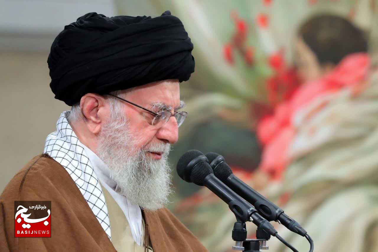 مردم قم به نجوای ولی امر مسلمین گوش فرا دادند
