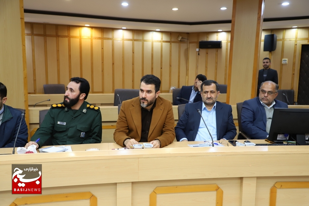دشمن برای ایجاد فضای ناامیدی در جامعه تلاش گسترده‌ای می‌کند