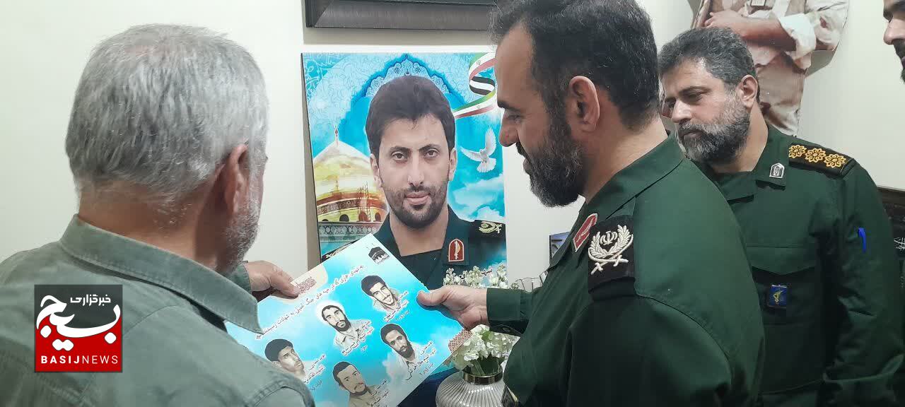 دیدار فرمانده سپاه قدس گیلان با خانواده شهید حسین‌پور شلمانی