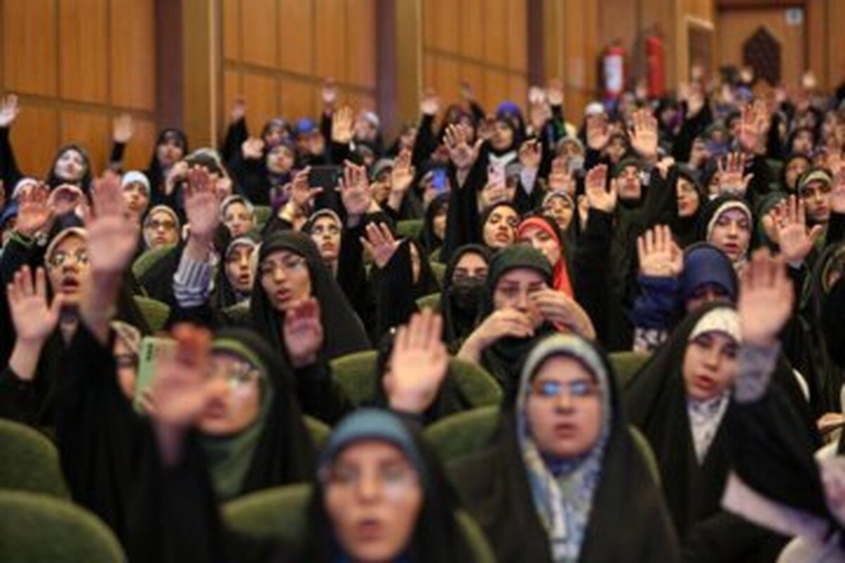 عرصه عمومی جامعه باید با اقتضائات زنانه همراه شود