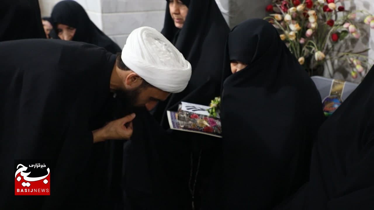 مادران و همسران شهدا تجلیل شدند