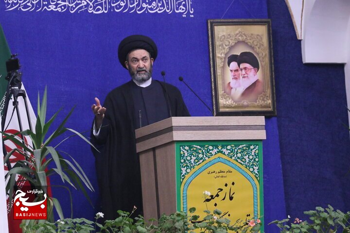حضور در پای صندوقهای رای ادای دین به نظام اسلامی است حضور در پای صندوقهای رای ادای دین به نظام اسلامی است
