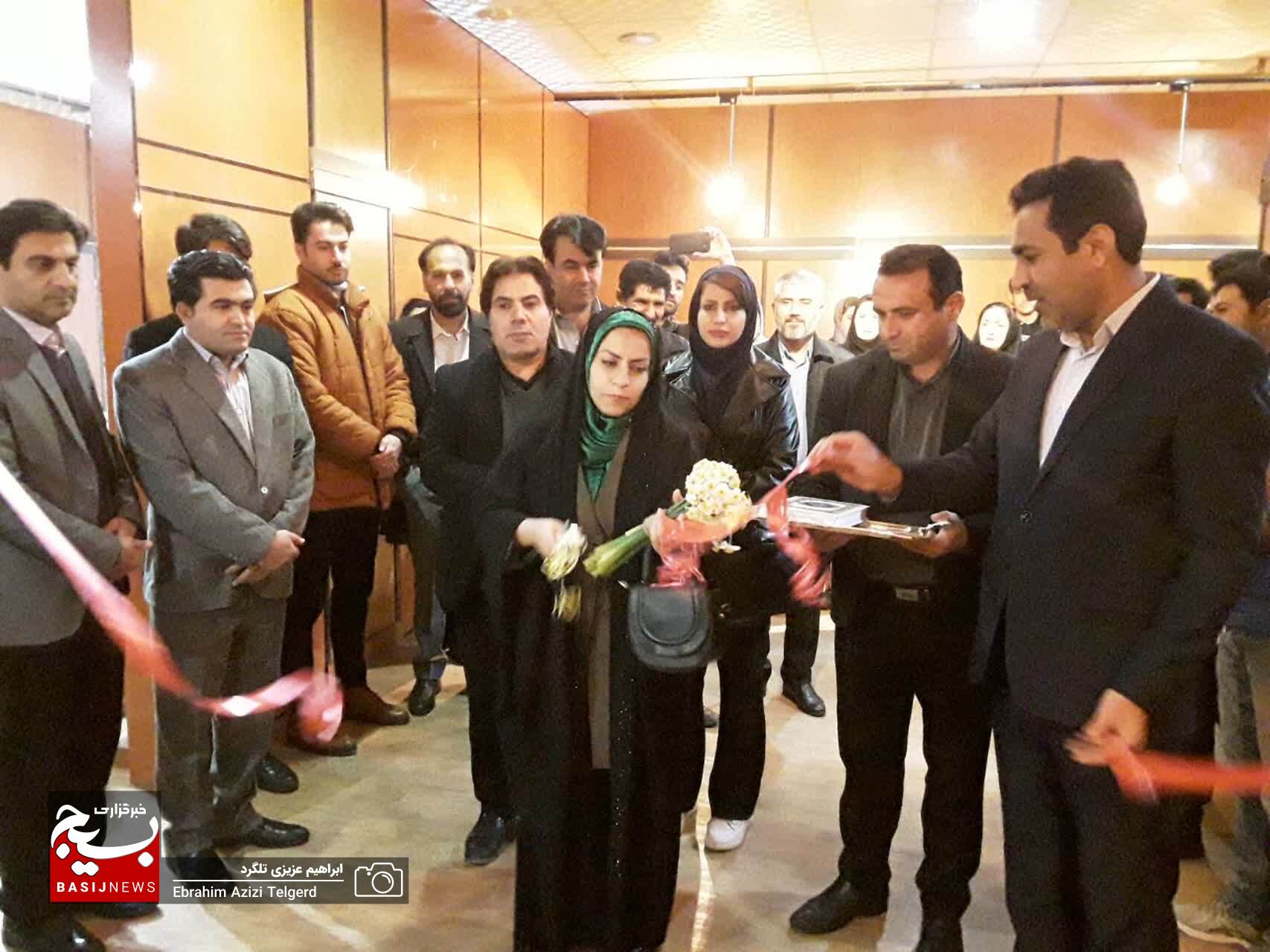 جشنواره هنرهای تجسمی فجر در یاسوج افتتاح شد