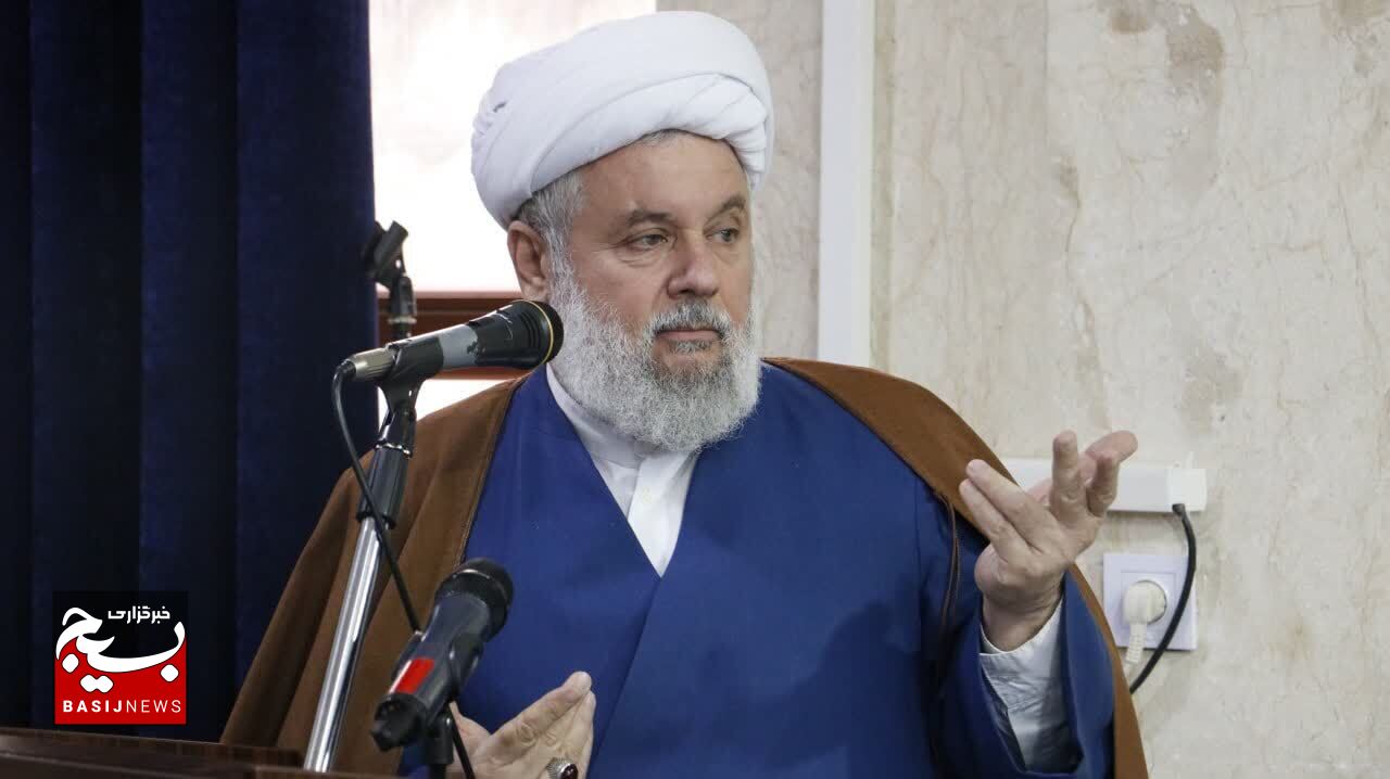 استقلال و عزت کشور از دست آورد‌های مهم انقلاب اسلامی است