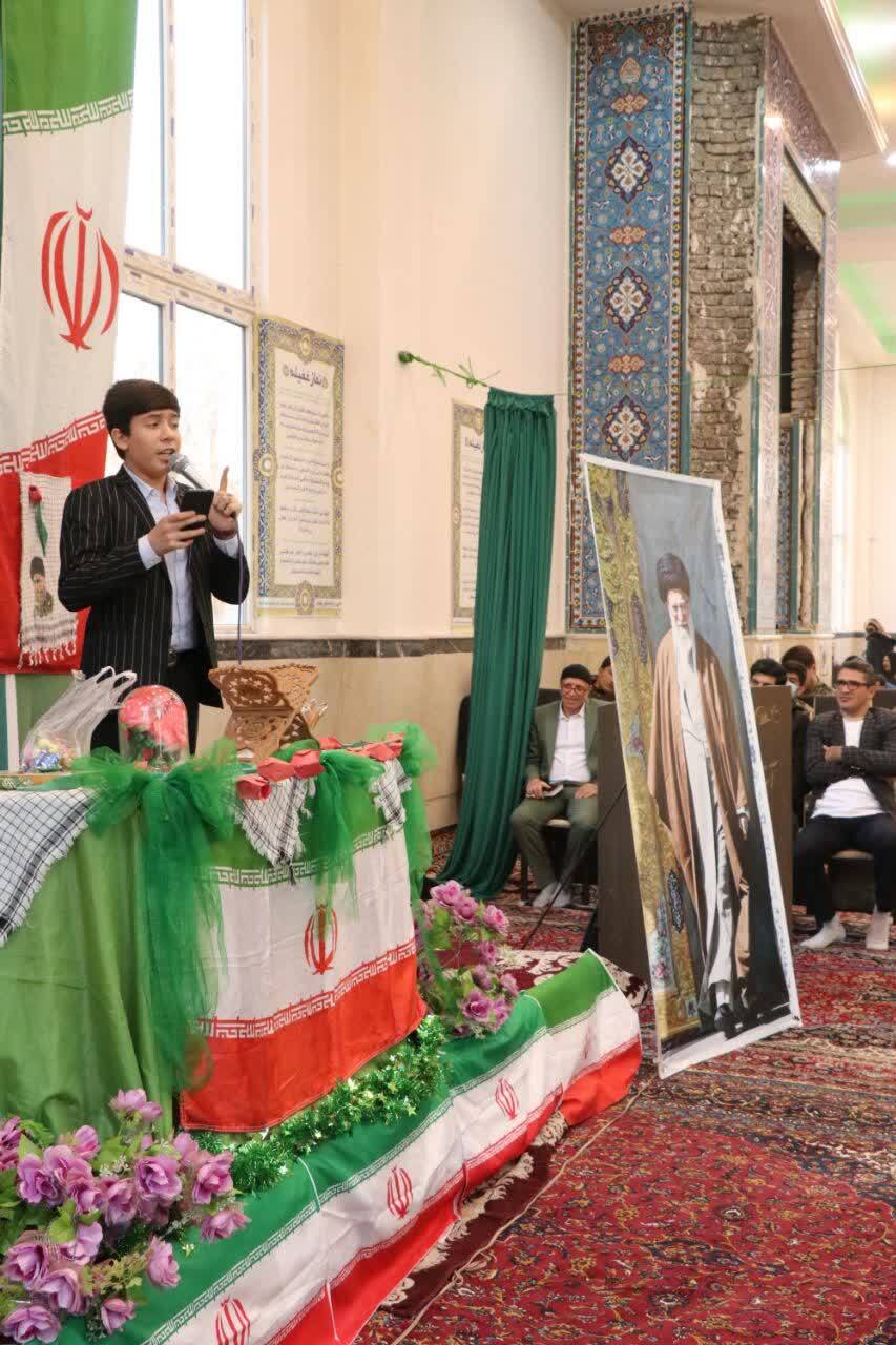جشن مبعث حضرت رسول اکرم(ص) درنسیم شهر در امامزاده لطیف برگزار شد.