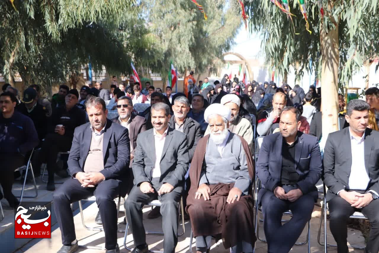 مزار شهید عبدی‌پور والیجرد قم عطرافشانی شد