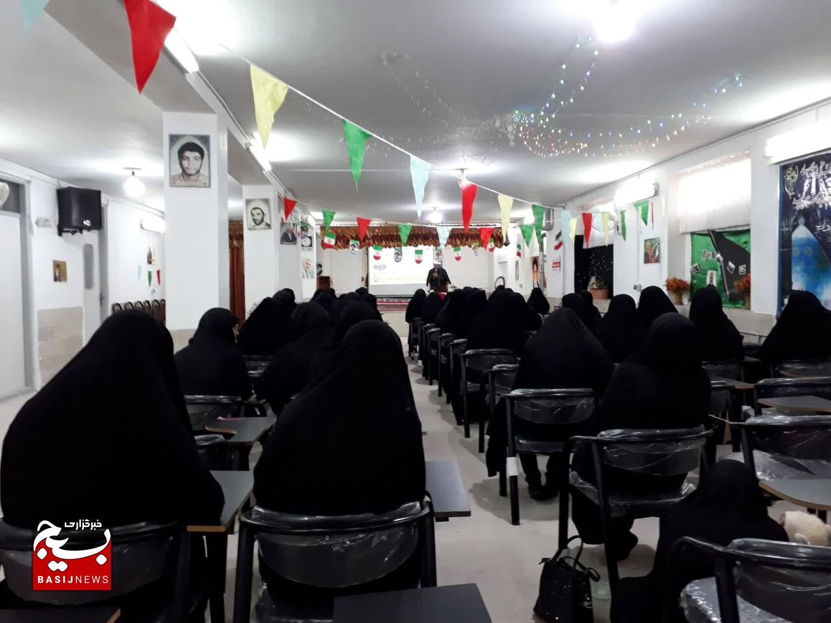 نقش مهم تاریخی زنان در تمدن سازی/زنان باید قرآن را در ارزش‌ها ملاک قرار داده و تمسک کنند