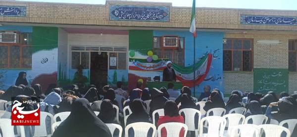 جشن دهه فجر در مدرسه فرزانگان روستای پهلوانکشی جشن دهه فجر در مدرسه فرزانگان روستای پهلوانکشی