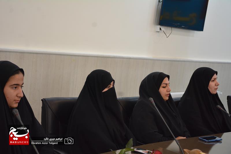 تجلیل مدیرکل تجلیل آموزش و پرورشی ها از فرمانده سپاه فتح به مناسبت روز پاسدار