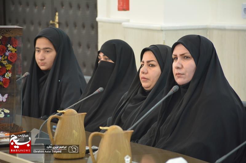 تجلیل مدیرکل تجلیل آموزش و پرورشی ها از فرمانده سپاه فتح به مناسبت روز پاسدار