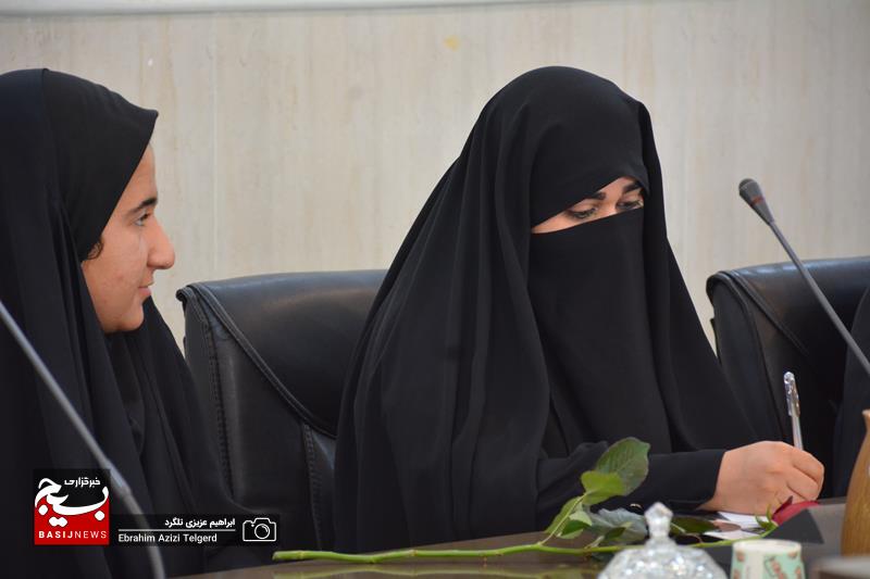 تجلیل مدیرکل تجلیل آموزش و پرورشی ها از فرمانده سپاه فتح به مناسبت روز پاسدار