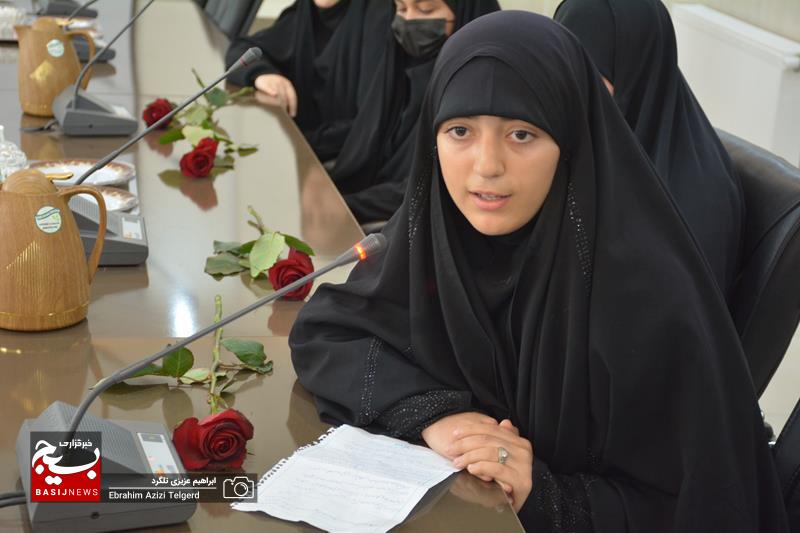 تجلیل مدیرکل تجلیل آموزش و پرورشی ها از فرمانده سپاه فتح به مناسبت روز پاسدار