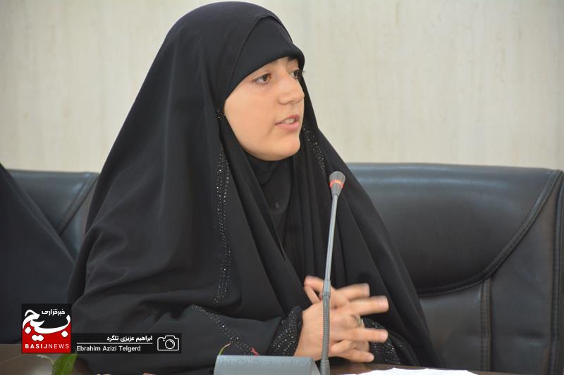 تجلیل مدیرکل تجلیل آموزش و پرورشی ها از فرمانده سپاه فتح به مناسبت روز پاسدار