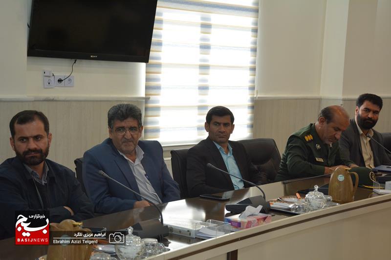 تجلیل مدیرکل تجلیل آموزش و پرورشی ها از فرمانده سپاه فتح به مناسبت روز پاسدار